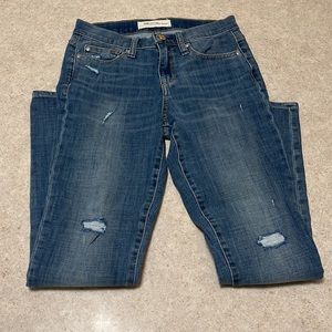GAP 1969 TRUE SKINNY DESTROYED FINISH MID RISE JEANS
